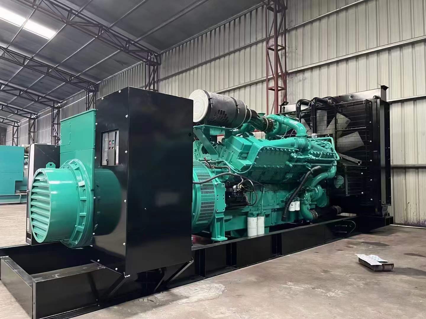 江夏如何降低 800kW 柴油发电机输出电流的波动？