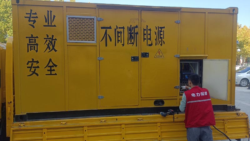 江夏柴油发电机组和UPS电源配合使用时，如何避免切换过程中的电力中断？