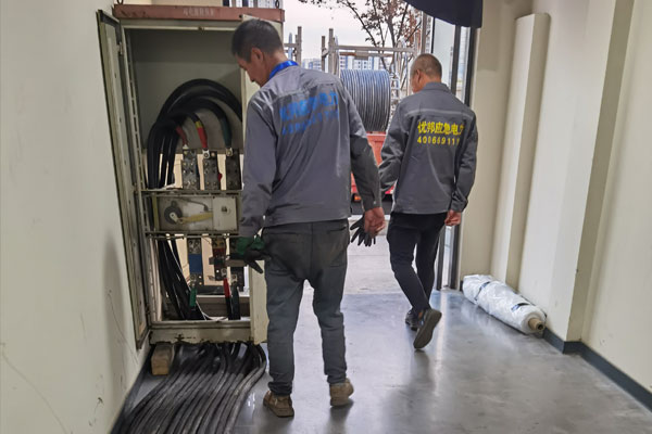 江夏柴油发电机组的输出电压调节方式对设备性能有哪些影响？